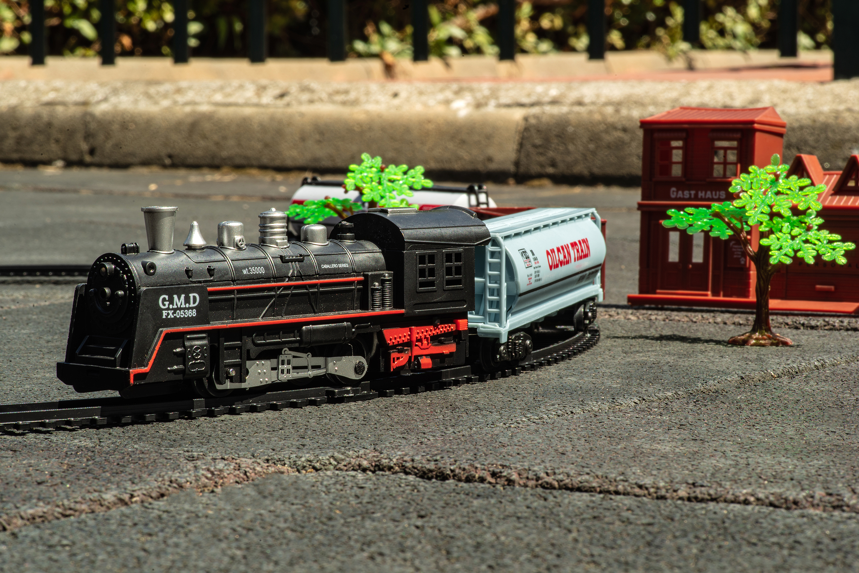 4-Teiliges Modell eisenbahn Zug Set Spielzeug mit Lokomotive und Schienen
